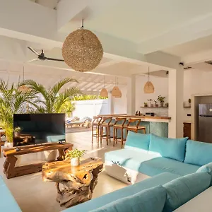 Villa 2 Bdr Villa, Walking Distance To Beach., Seminyak